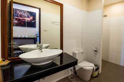 Sunset Hill Boutique Resort Room Type - Deluxe Room with Balcony Sunset Hill Boutique Resort Room Type - Deluxe Room with Balcony