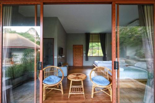 The Liveliwoods Room Type - Twin Room with Mountain View
