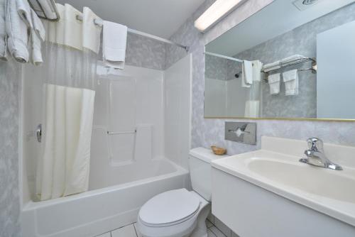 Travelodge by Wyndham Great Barrington Berkshires - image 5