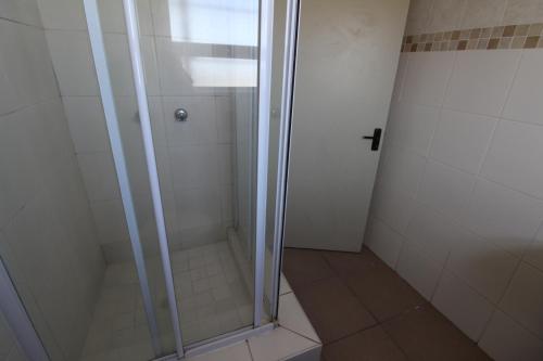 Three-Bedroom Apartment image 7
