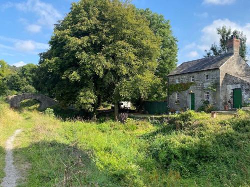 A magical hideaway overlooking the river Boyne in Donore