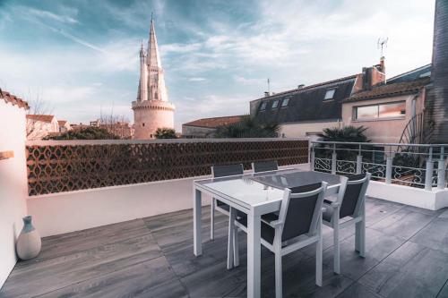 Vue Superbe sur Tour de la Lanterne T2 avec Terrasse Remparts 2 - Location saisonnière - La Rochelle