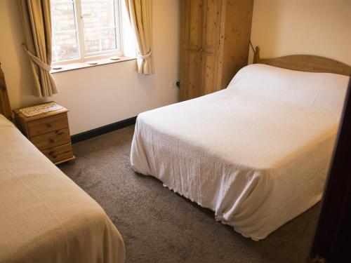 The Chestnuts Holiday Cottages - image 9