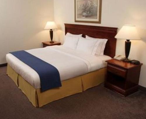 Holiday Inn Express and Suites Montgomery, an IHG Hotel