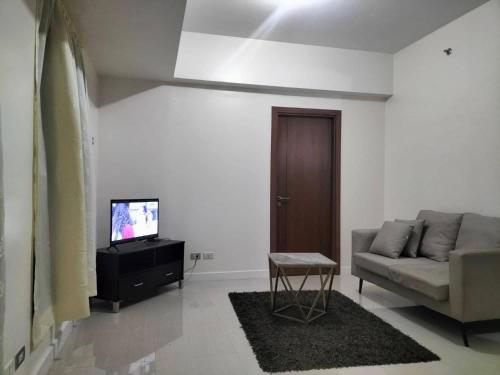 1BR Fully Furnished Condo