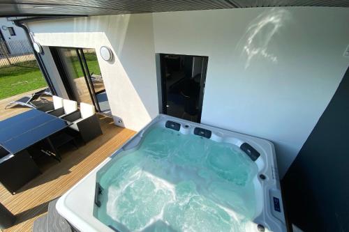 CARANTEC MAISON NEUVEJACUZZI JARDIN 8 personnes - Location saisonnière - Carantec