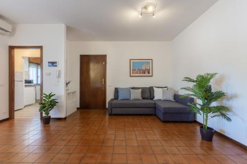  GuestHost - Pontelagoscuro Huge & Residential Apartment in Ferrara