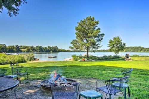 Lakefront Home with Kayaks By Alexandria and Ski Area!
