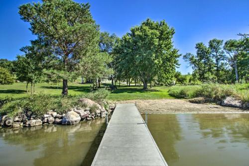 Lakefront Home with Kayaks By Alexandria and Ski Area!