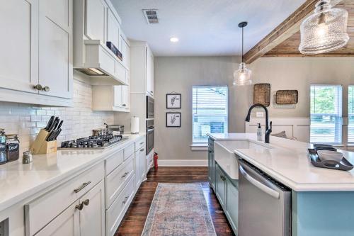 Historic and Fully Renovated Waxahachie Home! in Waxahachie, USA