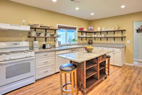 The Gathering Place Brenham Home on 6 Acres in Brenham, USA
