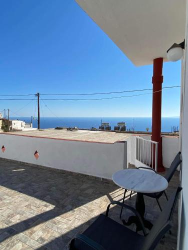 GIANNIS-KLEOPATRA HOUSE 1 - Tap to explore photos