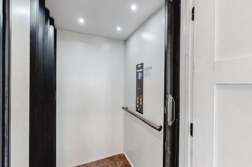 Moonshine 153 Moonshine 153