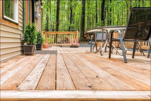 The Nook Lodge - cabin with hot tub at Shawnee and Camelback Mtn in Marshalls Creek