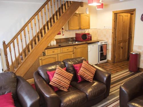 The Chestnuts Holiday Cottages - image 10