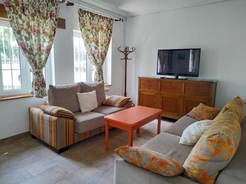 La Cayonesa. Casa completa. in Castaneda