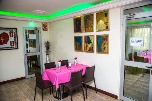 Hotel Univers 3 Aeroport Luxe in Niamey