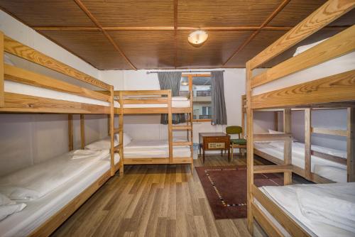 4 bunk beds