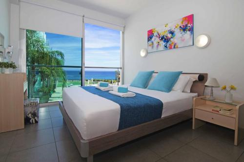 Niovi - Coralli Beachfront Apartment - image 4