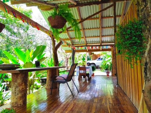 ทัศนียภาพภายนอกโรงแรม, Onca Tours & Treehouses in อเร็นนอล