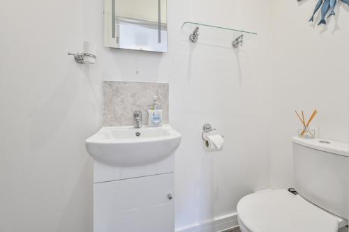 The Falstone Apartment - image 5