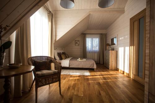 2 bedrooms, 4 beds