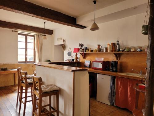 Grande maison de montagne rénovée, du charme (Grande maison de montagne renovee, du charme) in Roquefeuil