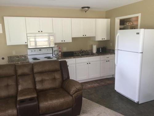 cozy, quiet, rural hideaway close to everything2 in Jacksonville