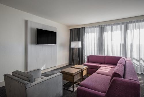 391365399 Crowne Plaza Atlanta Perimeter at Ravinia by IHG
