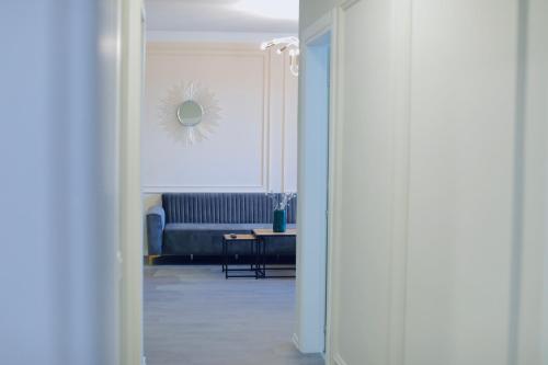 Miku Apartment - Captivating 3 Bedroom At Olympic Residence, Tirana (photo 7)
