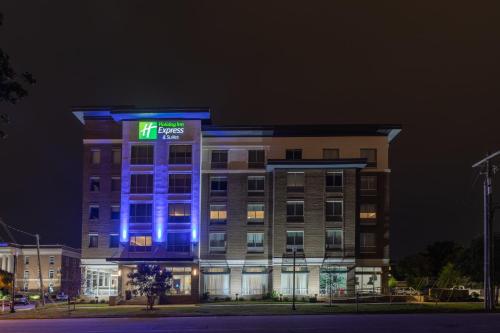 Holiday Inn Express & Suites - Columbia Downtown â The Vista - image 2