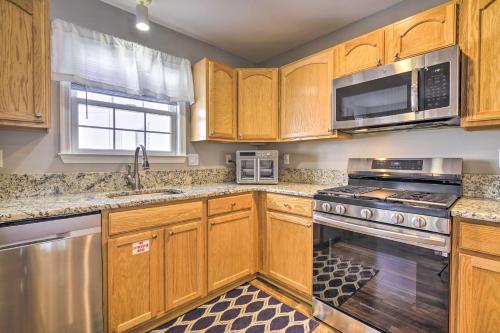 Wildwood Townhome Walk to Boardwalk and Beach! - image 11