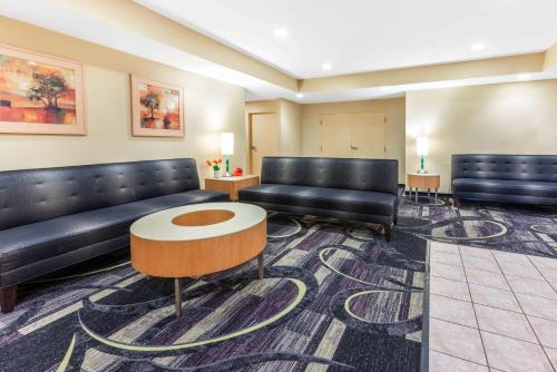 La Quinta by Wyndham Fort Lauderdale Pompano Beach - 로비