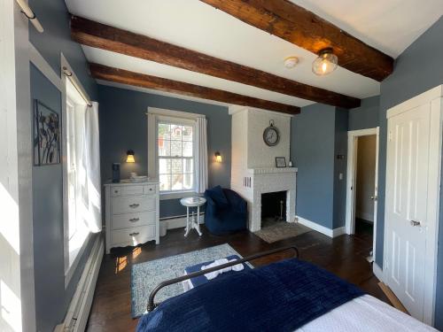 Stone Hearth Inn and Eatery - Photo 2