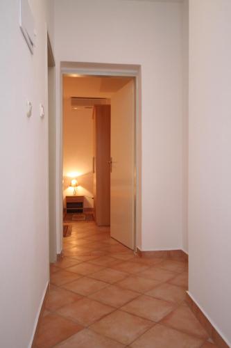 Apartments with a parking space Vodice - 6321 - image 6