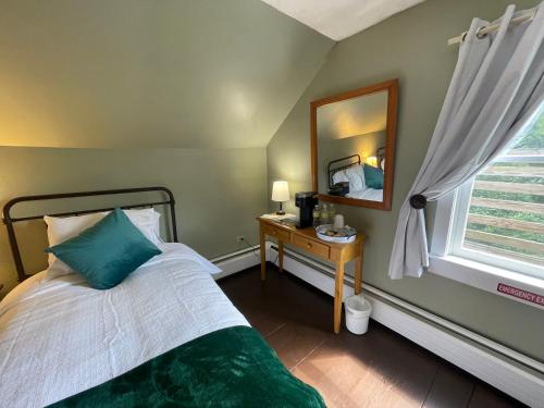 Stone Hearth Inn and Eatery - image 11