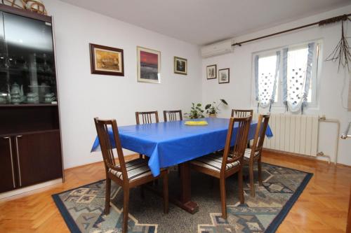 One-Bedroom Apartment with Terrace image 6