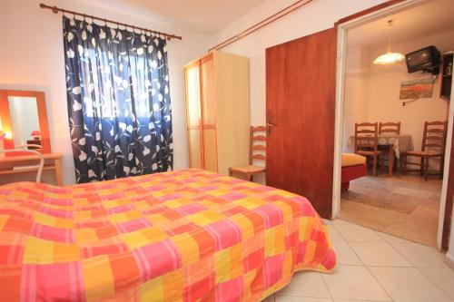 One-Bedroom Apartment with Terrace image 9