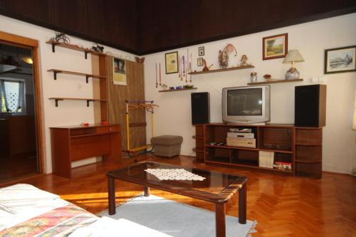 One-Bedroom Apartment with Terrace image 10