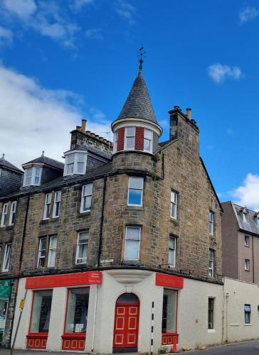 Highland Historical Home In Inverness City Centre