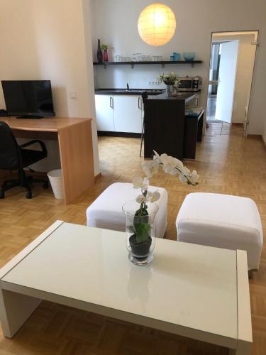 studio e - Quiet central business one bedroom apartment for 3 guests, Düsseldorf (photo 3)