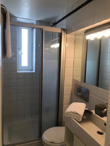 studio e - Quiet central business one bedroom apartment for 3 guests, Düsseldorf (photo 10)