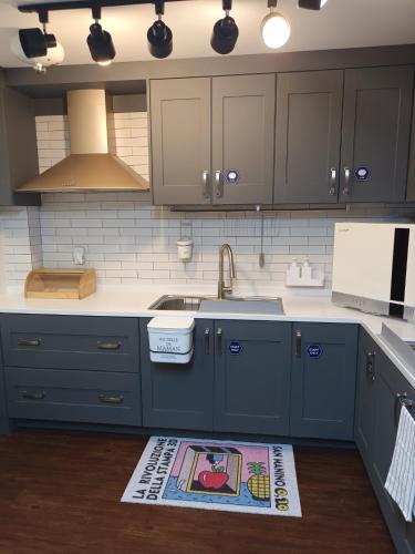 Kitchen, Elephant Hostel in Busan
