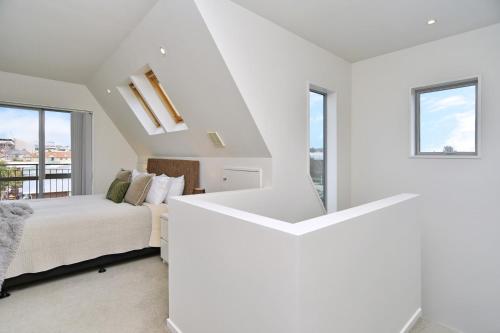 Regents 94 - Christchurch Holiday Homes - image 4