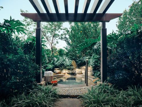 Standard Twin Room with Private Hot Spring room in HUALUXE Kunming By IHG