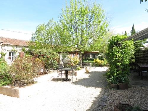 Dārzs, Les Coindries in Sérigny