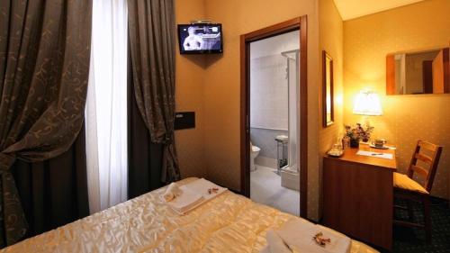 Vatican Holiday Ideally located in the prime touristic area of Vatican, Vatican Holiday promises a relaxing and wonderful visit. The hotel has everything you need for a comfortable stay. Luggage storage, airport tran