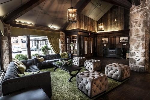 Hotels Vacation Rentals Near Imax Theatre Niagara Falls Canada