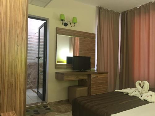 Tia Maria is situated in the southern part of the Sunny Beach Resort - image 4