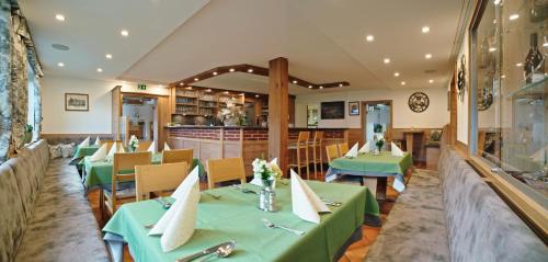 Restaurace, Alpengasthaus Gießlhutte in Kotsch